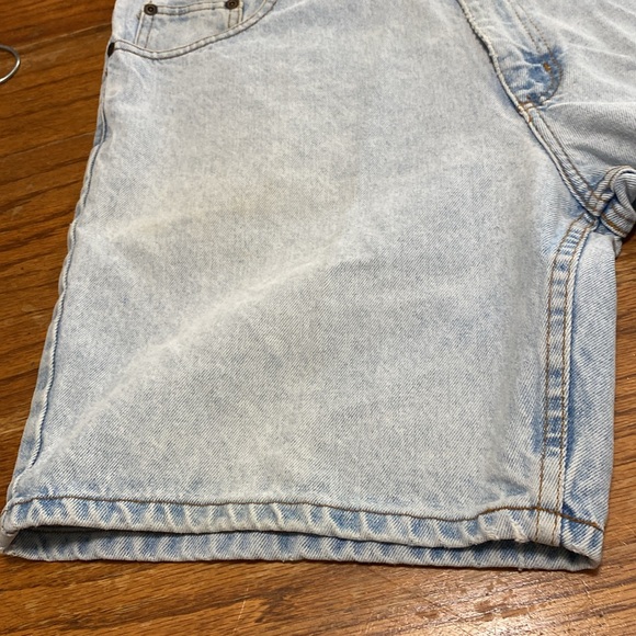 **Sold” Vintage Two Pepper Vintage Men's Denim Shorts. Loose Leg Logo 90's - Picture 6 of 11